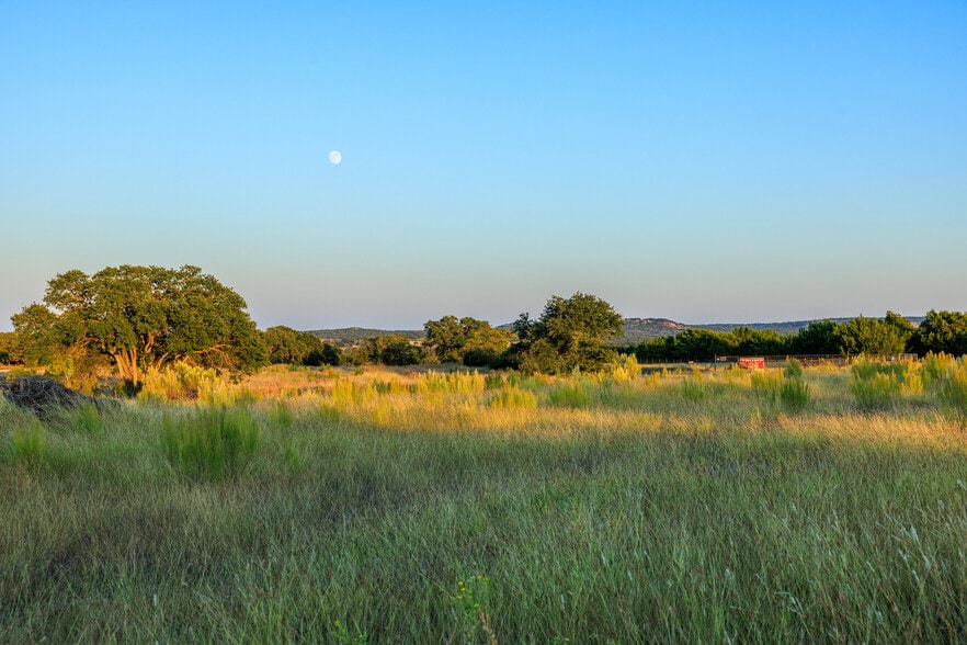 566 Rocky Rd, Hye, TX for sale - Building Photo - Image 2 of 27