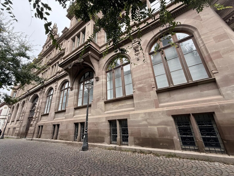 9 Place Saint-Thomas, Strasbourg for lease - Building Photo - Image 2 of 17