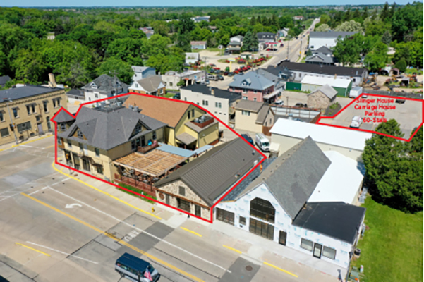 100-104 W Washington St, Slinger, WI for sale - Building Photo - Image 1 of 2