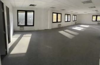 33 Avenue Du Docteur Georges Lévy, Vénissieux for lease Interior Photo- Image 2 of 10