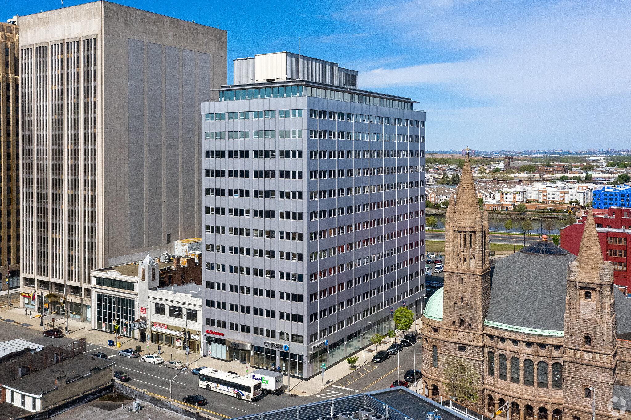 570 Broad St, Newark, NJ for lease Building Photo- Image 1 of 5