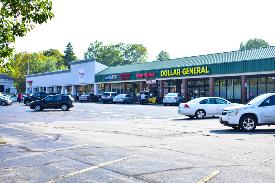 15700-15880 Broadway Ave, Maple Heights, OH for lease - Building Photo - Image 1 of 3