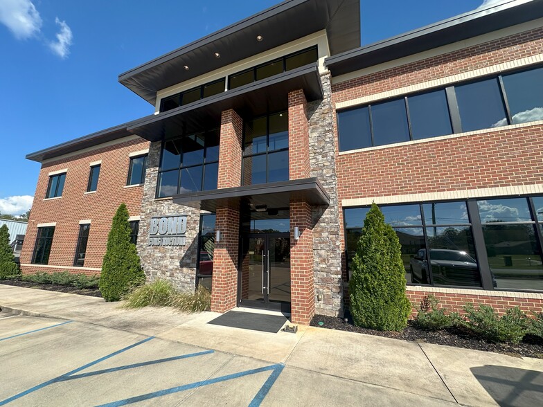 1001 30th Ave, Northport, AL for lease - Primary Photo - Image 1 of 8