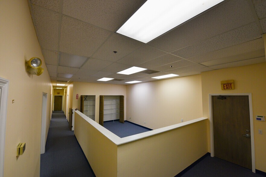 1209 Tech Blvd, Tampa, FL for lease - Interior Photo - Image 3 of 41