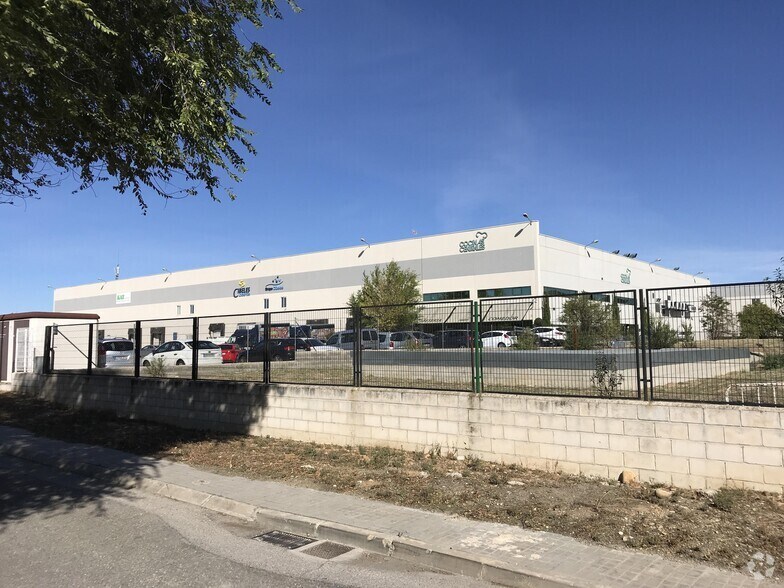 Industrial in Alcalá de Henares, Madrid for sale - Building Photo - Image 1 of 2