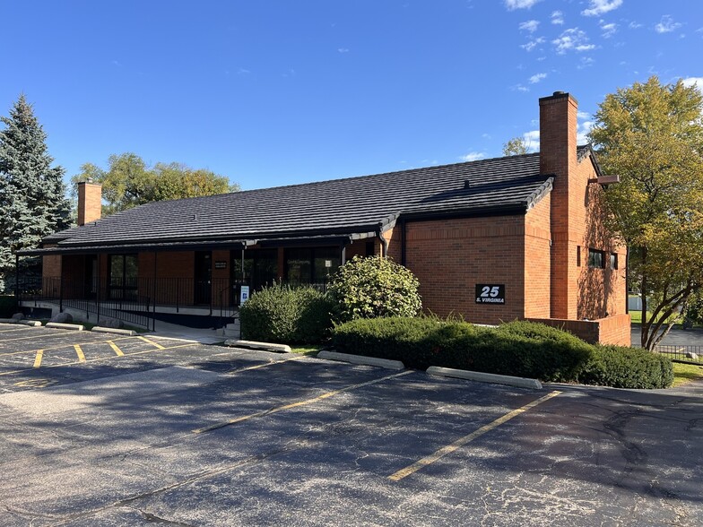 25 S Virginia St, Crystal Lake, IL for lease - Building Photo - Image 3 of 5