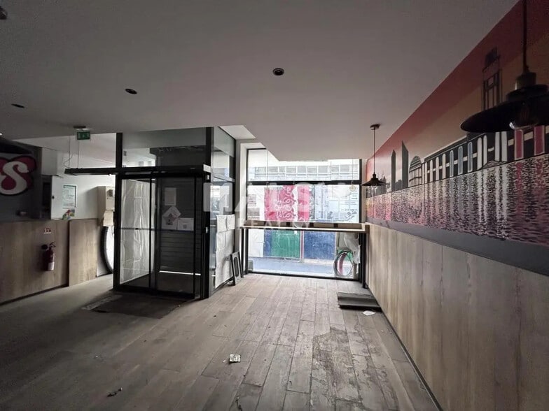 Retail in Villeurbanne for lease - Interior Photo - Image 2 of 4