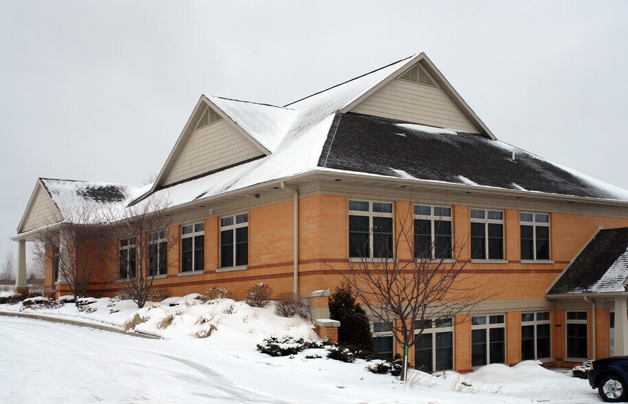 3347 Eagle Run Dr NE, Grand Rapids, MI for sale - Primary Photo - Image 1 of 1