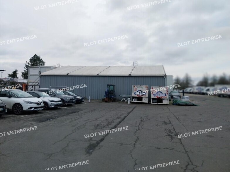 13 Rue Olympe De Gouges, Saint-Herblain for sale - Building Photo - Image 2 of 15
