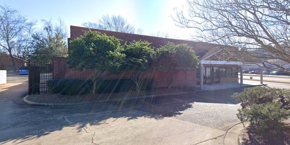 100 Briarwood West Dr, Jackson, MS for lease - Building Photo - Image 3 of 12