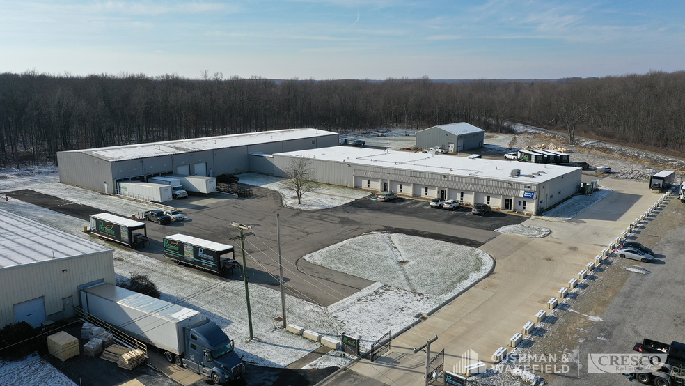 300 Commerce Dr, Lagrange, OH for lease - Primary Photo - Image 1 of 18