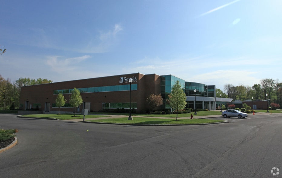 85 Collamer Crossings, East Syracuse, NY for sale - Building Photo - Image 2 of 4