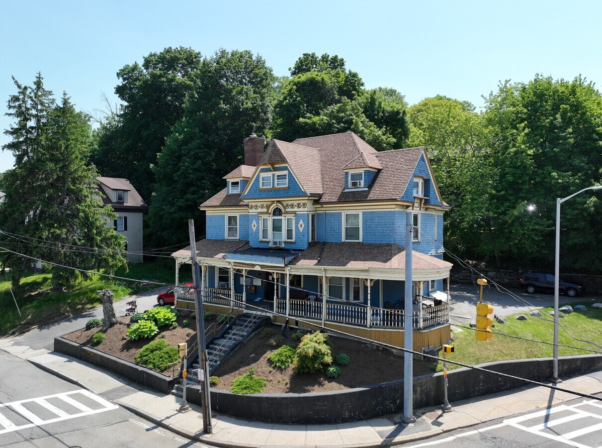 39 Newton St, Marlborough, MA 01752