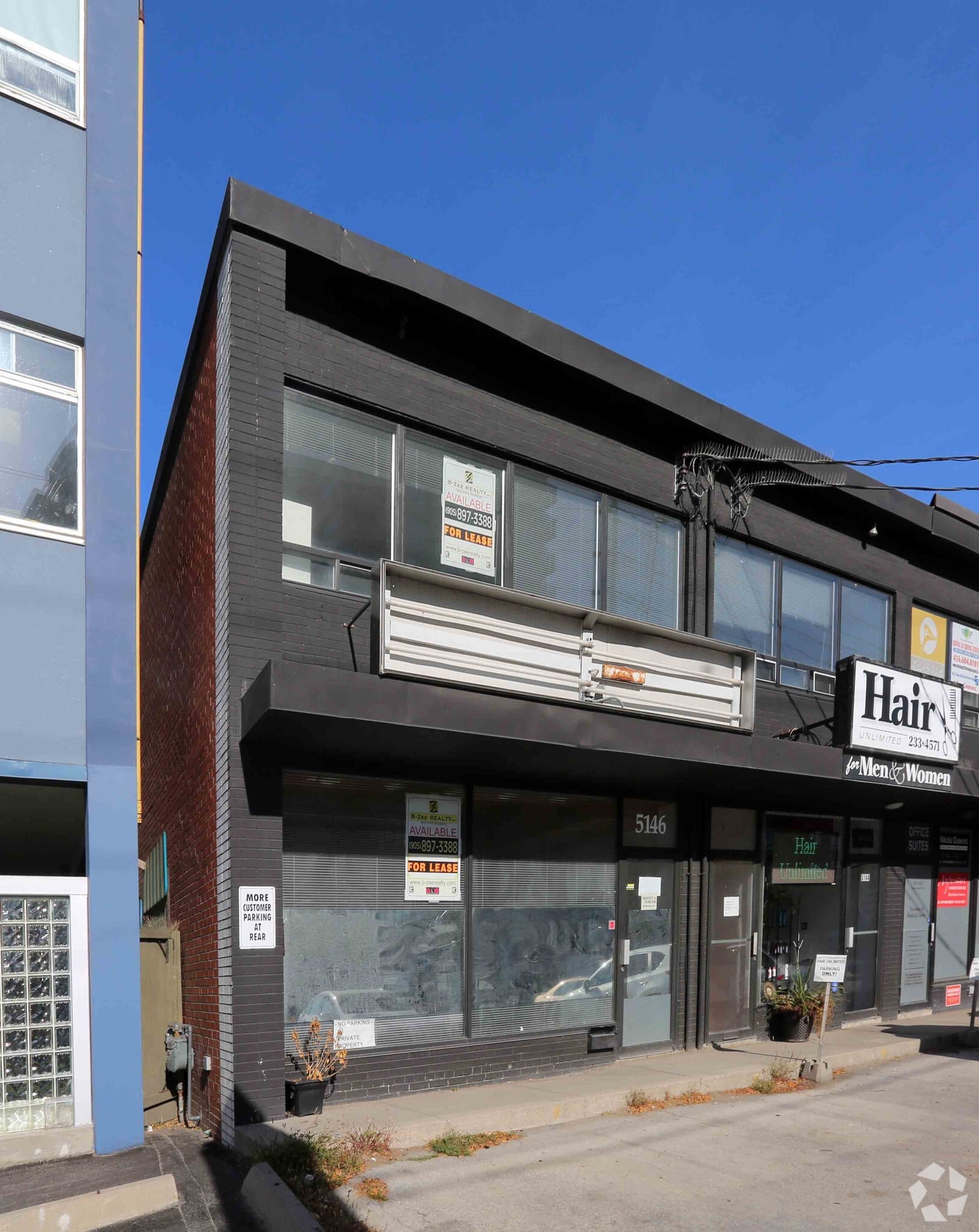 5140 - 5146 Dundas St W, Etobicoke portfolio of 3 properties for sale on LoopNet.com Primary Photo- Image 1 of 4