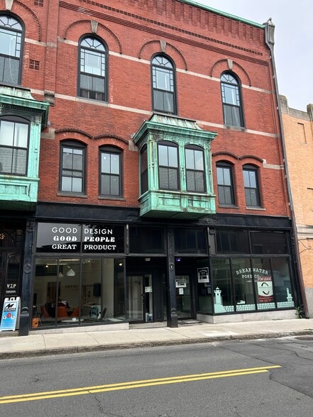 11-13 Pleasant St, Gloucester, MA for lease - Building Photo - Image 3 of 5