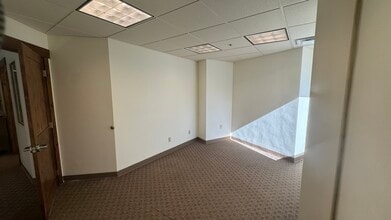 56 Edwards Village Blvd, Edwards, CO for lease Interior Photo- Image 2 of 5