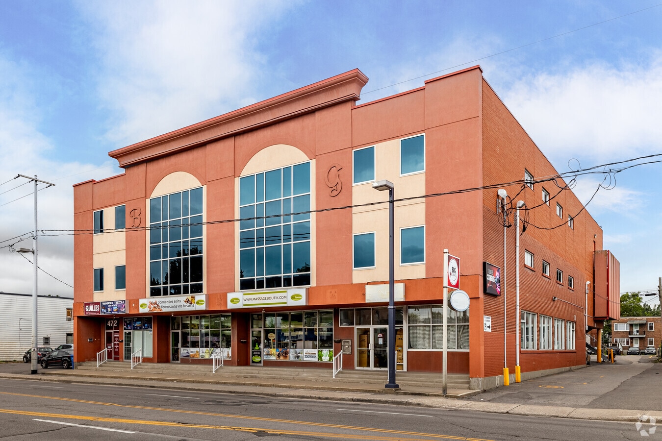 472480 Boul des Laurentides, Laval, QC H7G 2V1