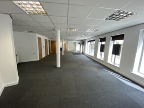 51 Calton Rd, Edinburgh for lease Interior Photo- Image 1 of 2
