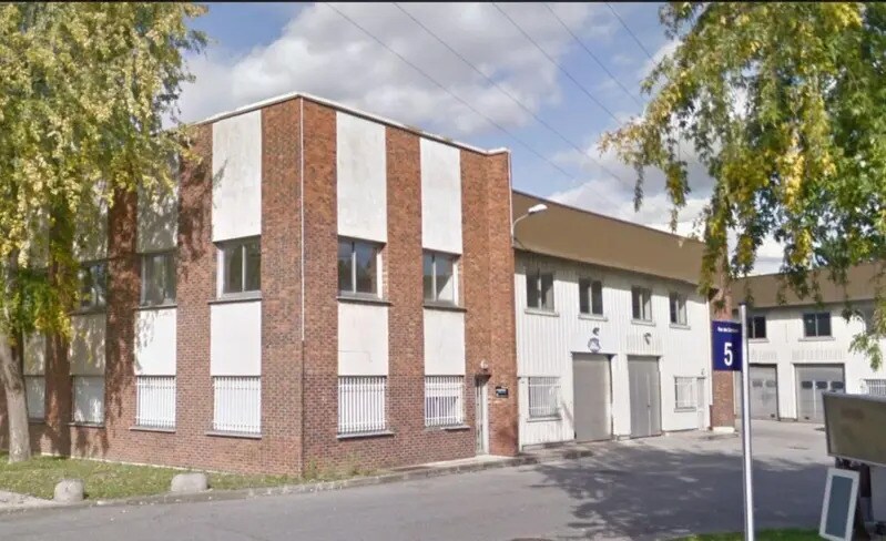 Flex in Lisses for lease Building Photo- Image 1 of 21
