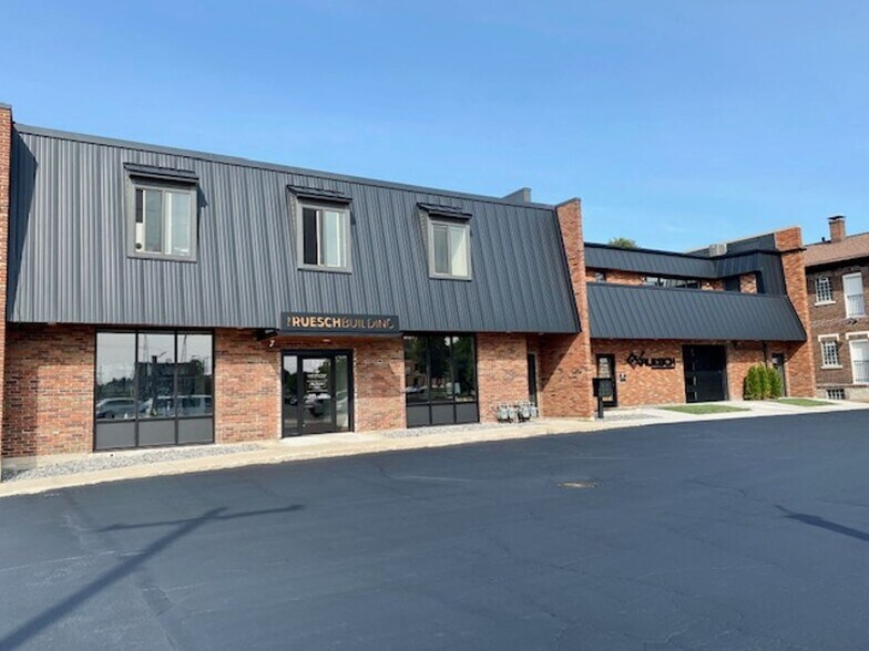 621625 Pine St, Green Bay, WI 54301 Office for Lease