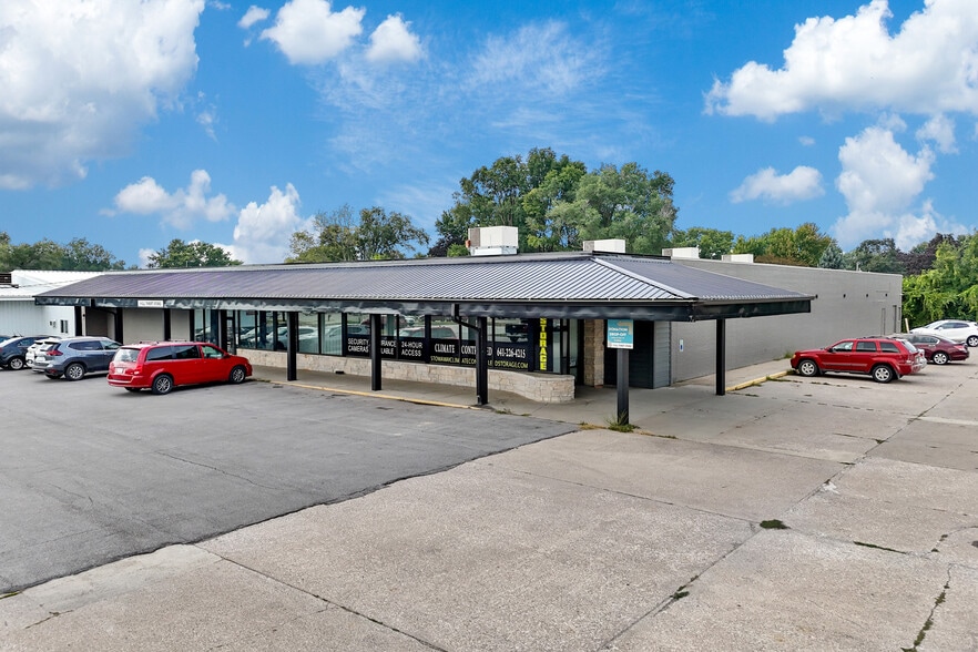 1810 1st Ave E, Newton, IA for sale - Building Photo - Image 2 of 12