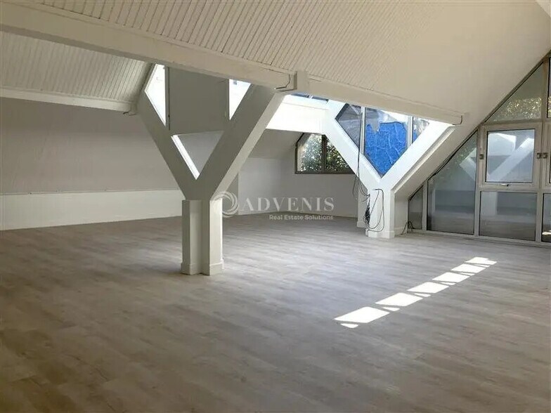 Office in Bourges for lease - Interior Photo - Image 3 of 3