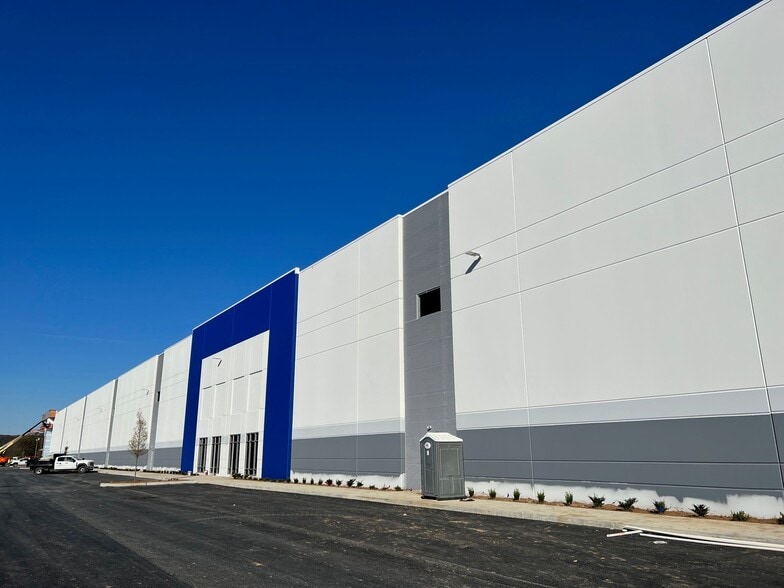 825 Beechcroft Rd, Spring Hill, TN for lease - Building Photo - Image 3 of 9