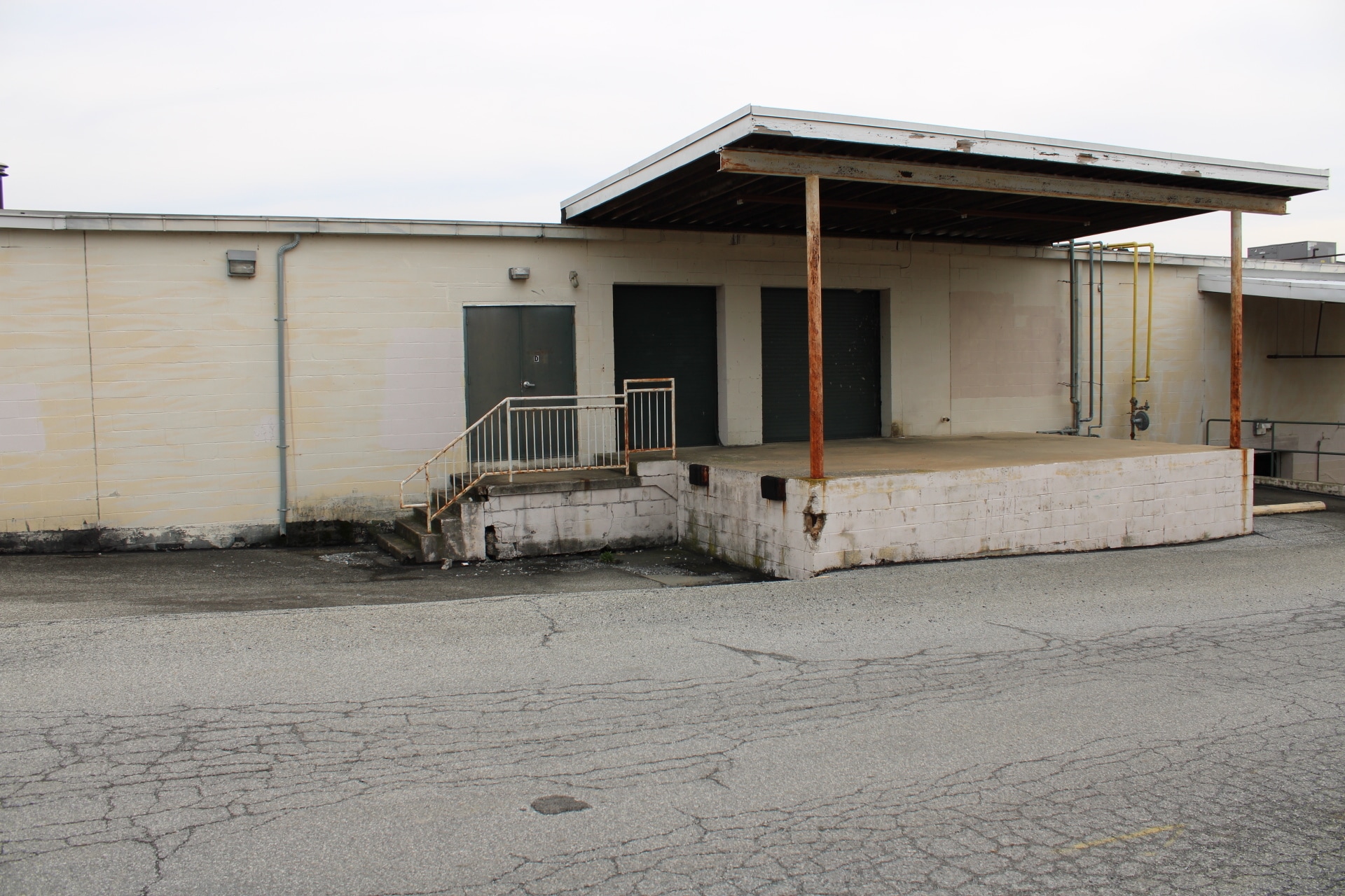 2090 E Lincoln Hwy, Lancaster, PA for lease Interior Photo- Image 1 of 6