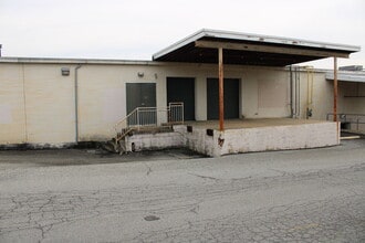 2090 E Lincoln Hwy, Lancaster, PA for lease Interior Photo- Image 1 of 6