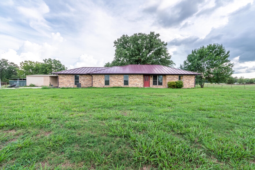 13346 FM 196, Deport, TX 75435