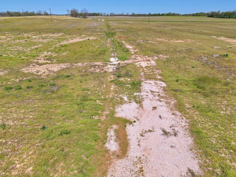 9000 Leitchfield, Cecilia, KY for sale - Building Photo - Image 2 of 36