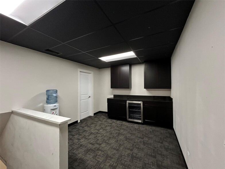 159 S Graham St, Stephenville, TX for lease - Building Photo - Image 3 of 9