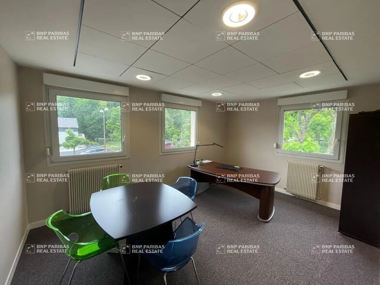 Office in Chambray-lès-Tours for lease - Interior Photo - Image 1 of 11