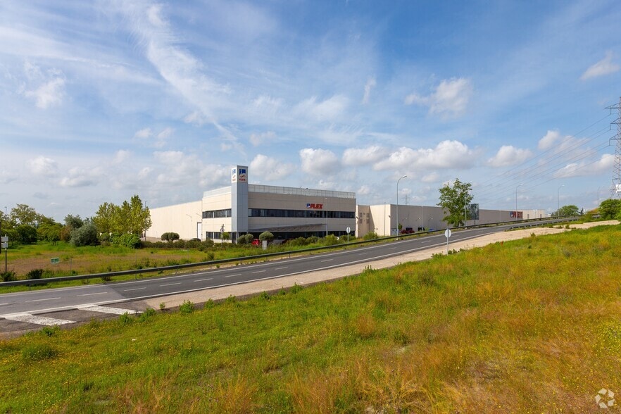 Calle del Río Almanzora, 2, Getafe, Madrid for lease - Building Photo - Image 2 of 7