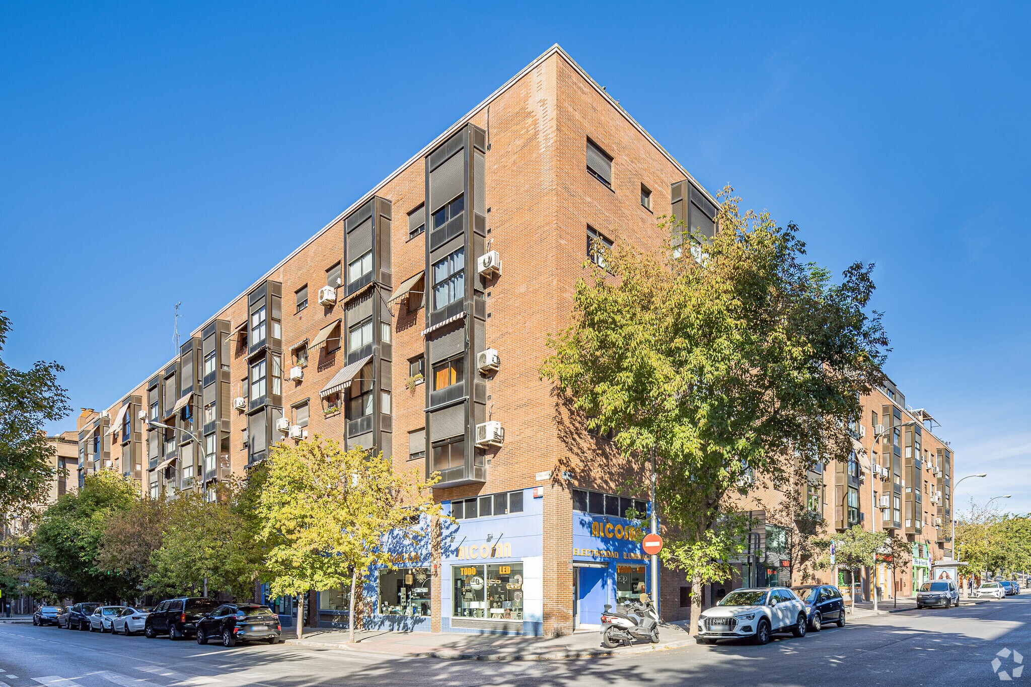 Paseo Esperanza, 18, Madrid, Madrid for sale Primary Photo- Image 1 of 1
