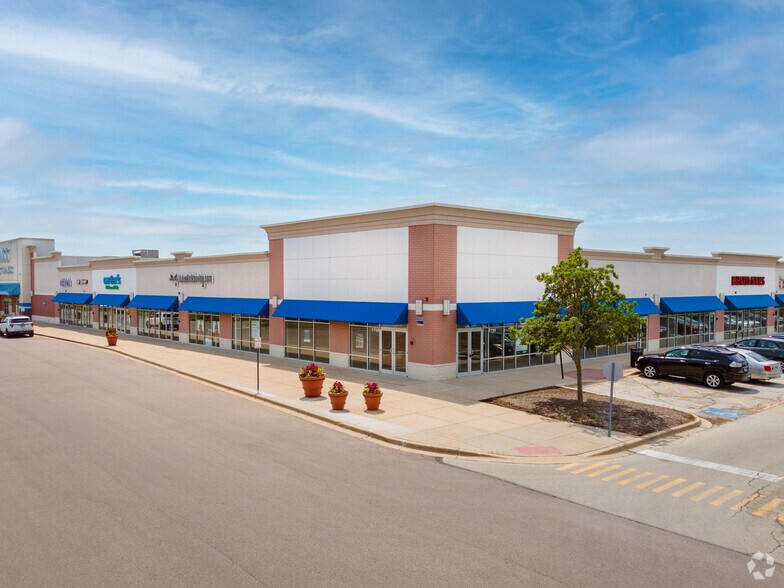 1680-1770 Douglas Rd, Oswego, IL for lease - Building Photo - Image 1 of 5