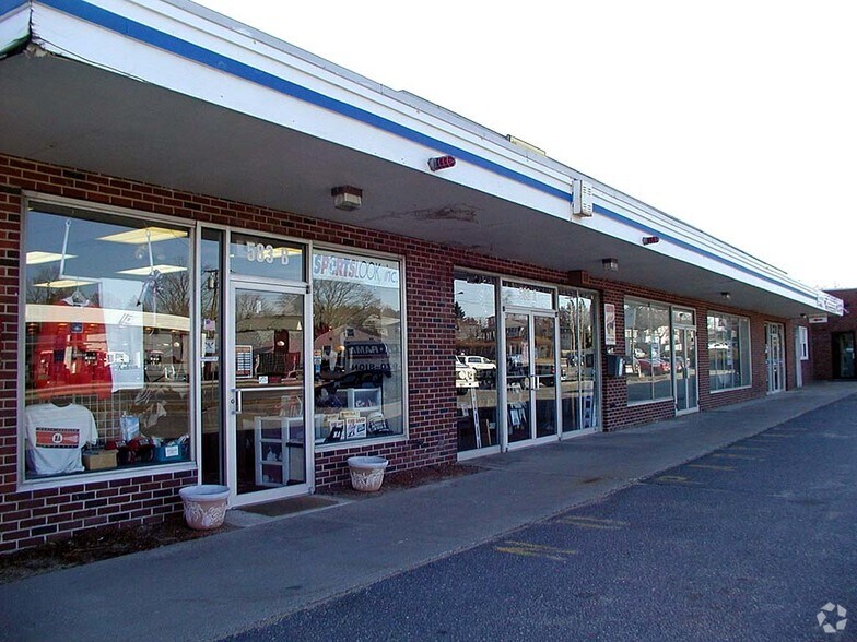 575 Chickering Rd, North Andover, MA 01845