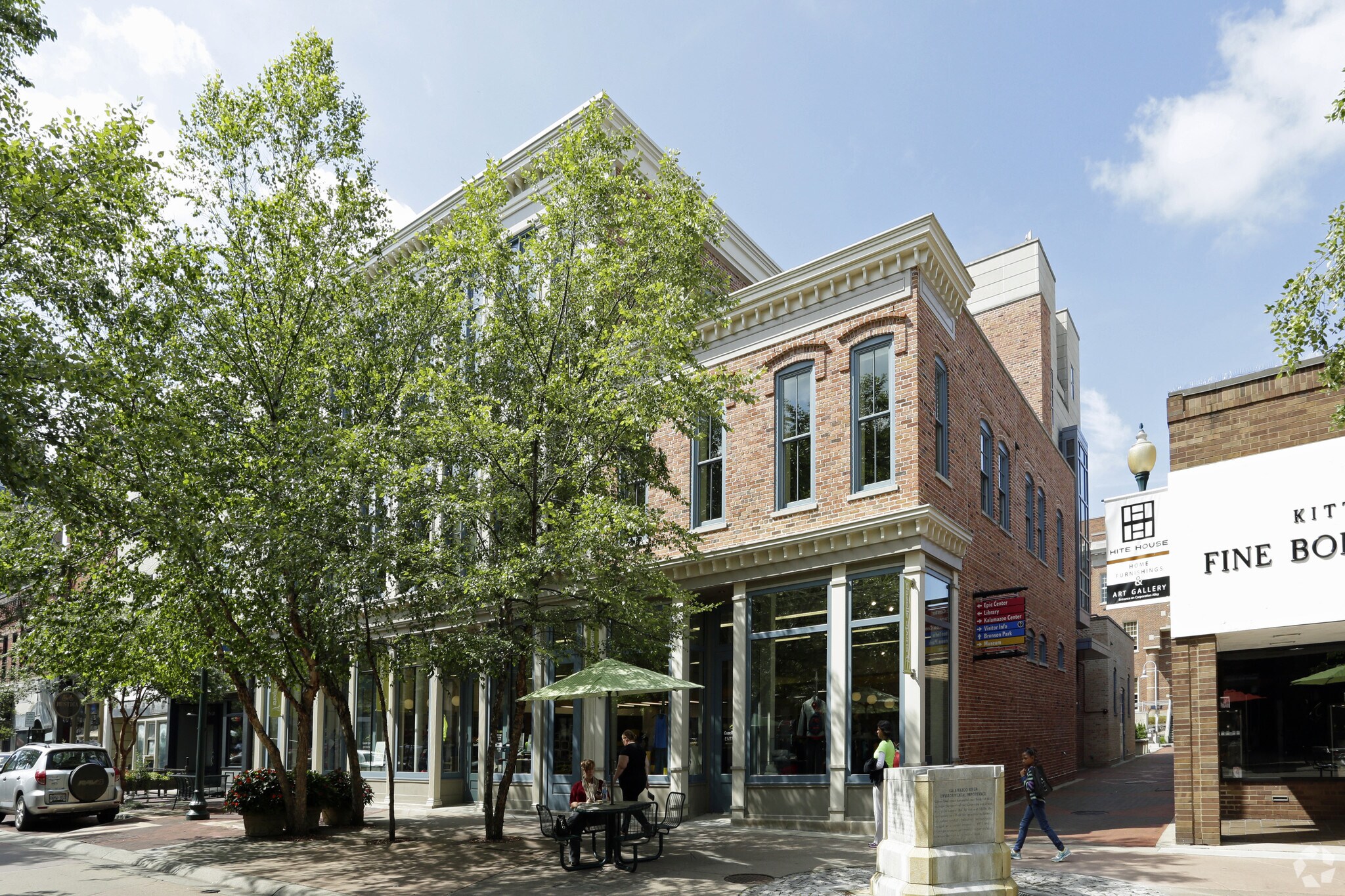 214 S Kalamazoo Mall, Kalamazoo, MI for sale Primary Photo- Image 1 of 1