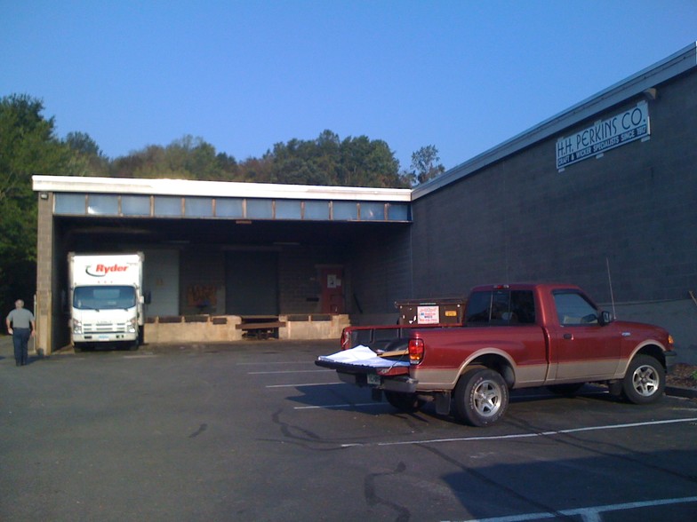 370 State St, North Haven, CT for lease - Building Photo - Image 3 of 4