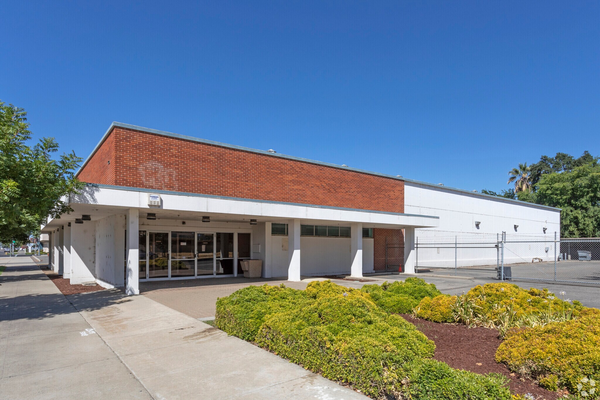 629 E Yosemite Ave, Madera, CA for sale Building Photo- Image 1 of 1