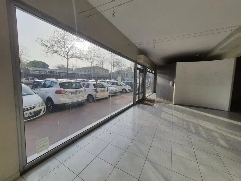 Retail in Montpellier for lease - Interior Photo - Image 2 of 8