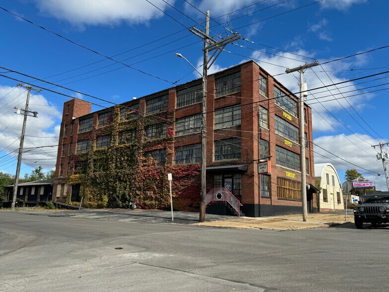 842 W Belden Ave, Syracuse, NY for sale - Building Photo - Image 1 of 1