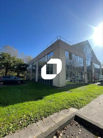 Office in Eybens for sale - Building Photo - Image 1 of 13