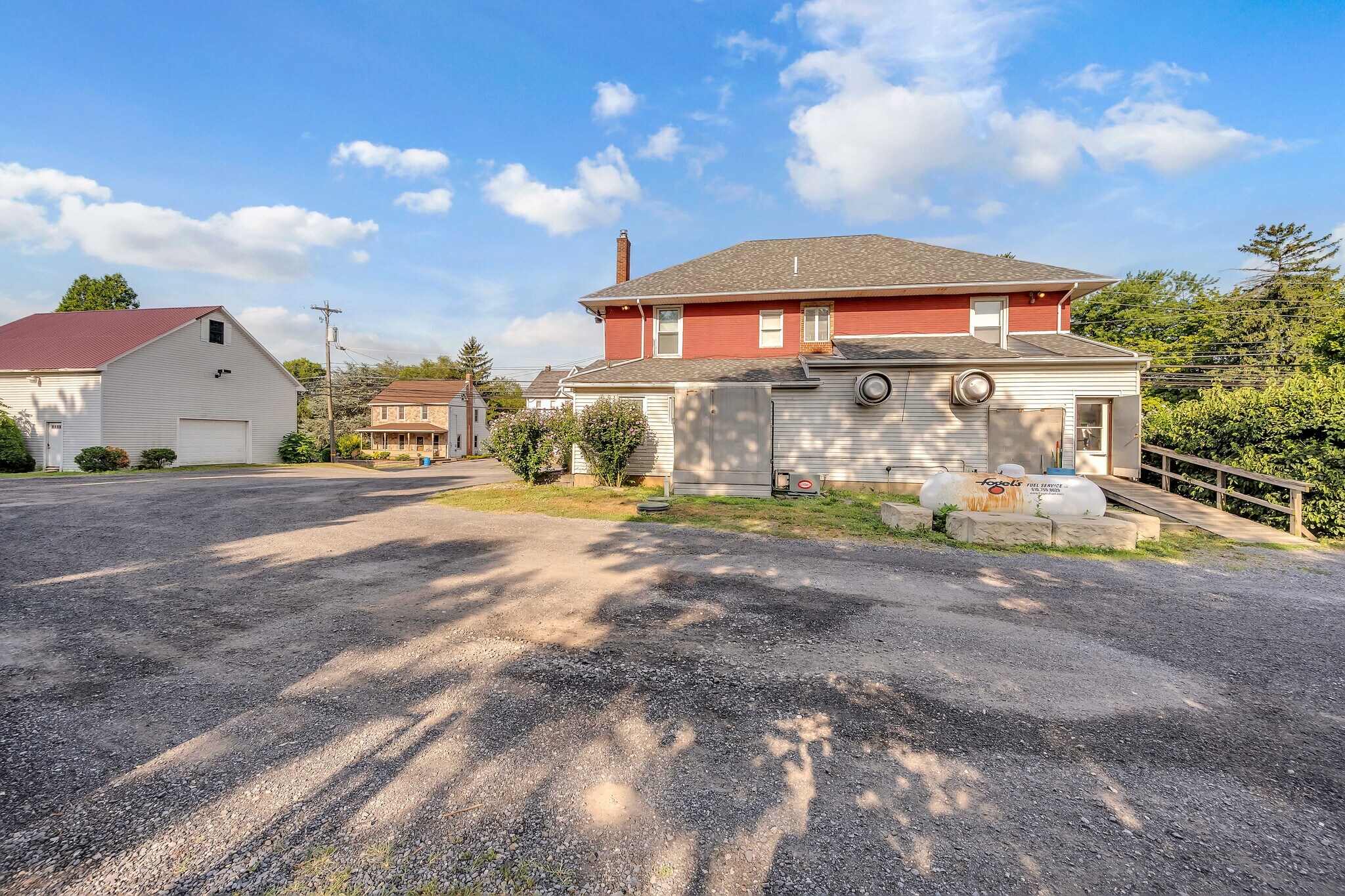 442 Bushkill Center Rd, Nazareth, PA 18064 Cherry Hill Hotel