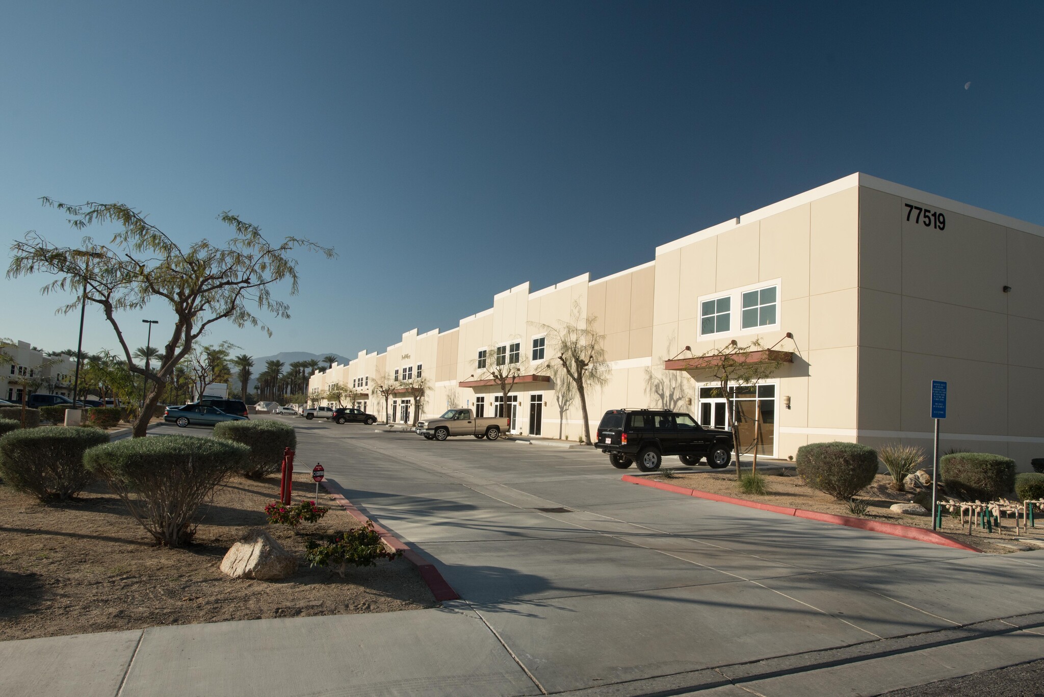 77851 Los Montanas Rd, Palm Desert, CA for lease Building Photo- Image 1 of 14