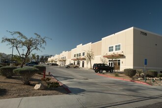 77851 Los Montanas Rd, Palm Desert, CA for lease Building Photo- Image 1 of 14