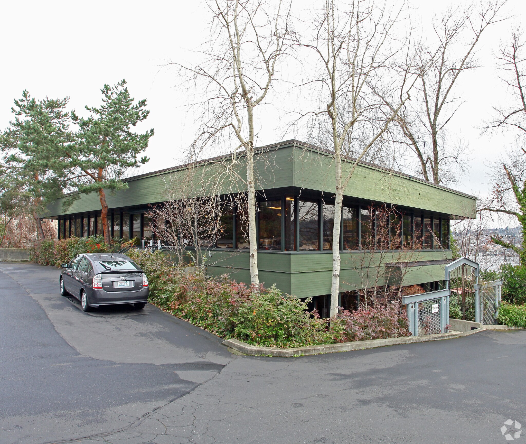 1721 8th Ave N, Seattle, WA for sale Primary Photo- Image 1 of 1