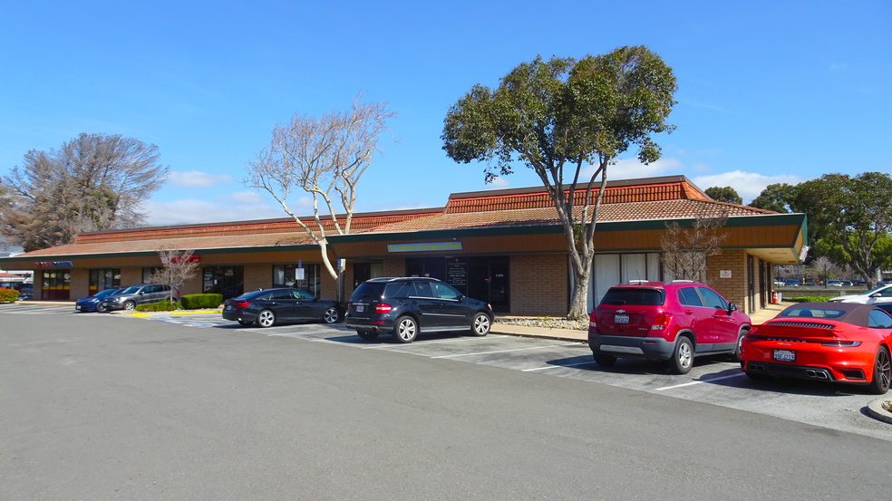 122-148 Calaveras Blvd, Milpitas, CA for lease - Building Photo - Image 2 of 5