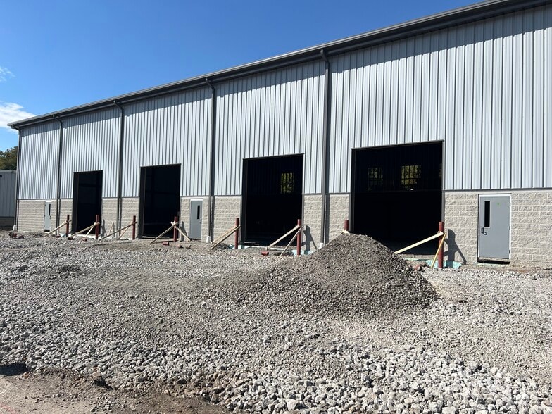 296 State St, Clairton, PA for lease - Building Photo - Image 2 of 20