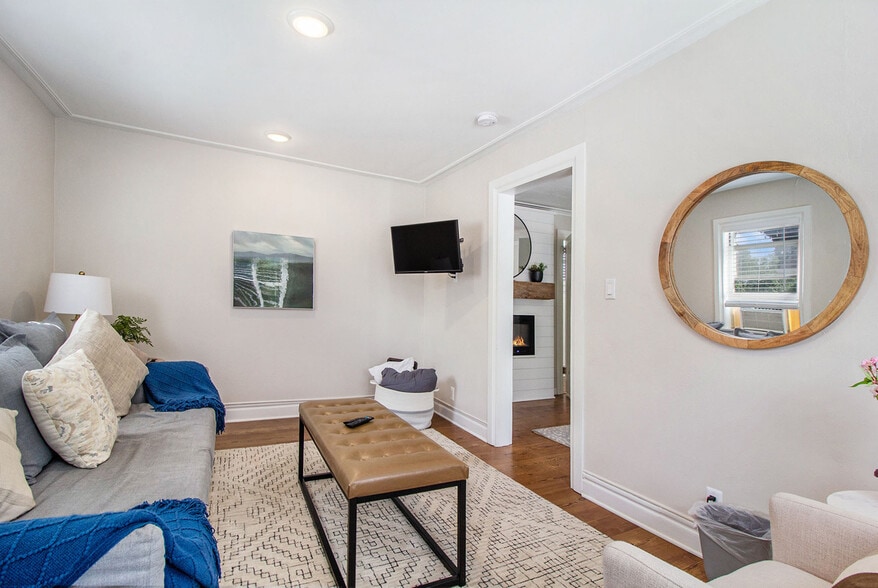 155 N Main St, Clarkston, MI for sale - Building Photo - Image 2 of 57